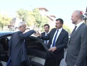 Bakan Uraloğlu, PTT Pul Müzesi’ni Ziyaret Etti