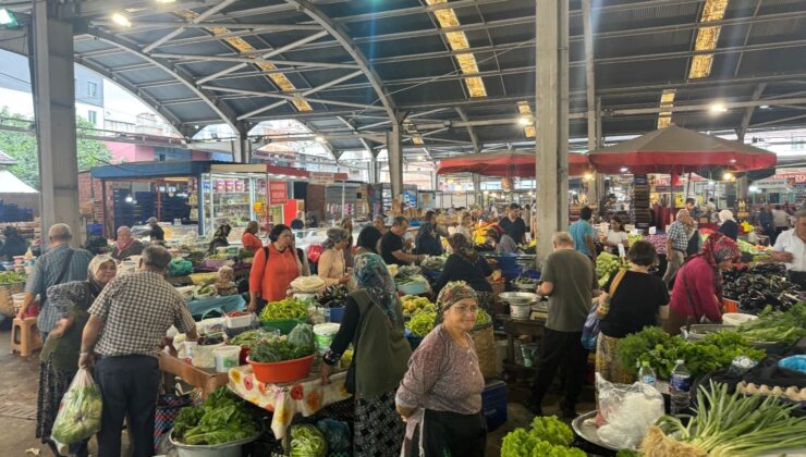 Bamya 60 Lira, Fasulye 40 Lira, Patlıcan 20 Lira! Halk Pazarına Yoğun İlgi