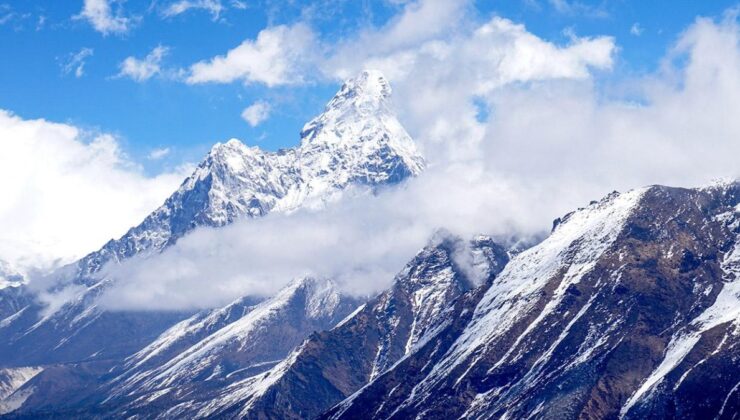 Bilim İnsanları Araştırdı: Everest Dağı Her Yıl Uzuyor