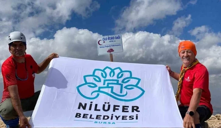 Bursa Nilüfer Belediyesi Çalışanı 10 Günde Türkiye’nin 5 Büyük Dağına Tırmandı