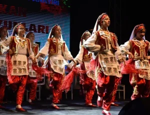 Bursa Yenişehir Belediyesi Tek Kuruş Harcamadan Şenlik Düzenledi