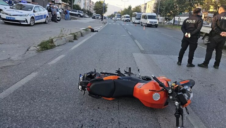 Bursa’da Motosiklet-Yaya Çarpışması: İki Yaralı