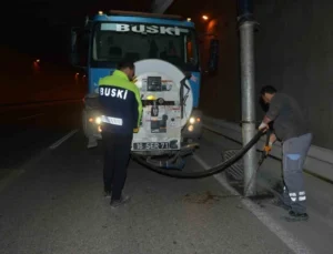 Bursa’da Sel Felaketlerine Karşı Izgara ve Rögarlar Temizleniyor