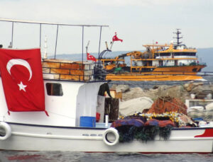 Çanakkale’de Av Sezonu Açıldı: ‘Yılbaşına Kadar Bol Bol Balık Yenecek’