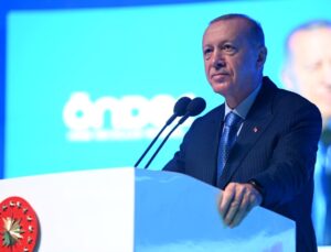 Cumhurbaşkanı Erdoğan’dan Kılıçlı Yemin Açıklaması: Bu Kılıçları Kime Çekiyorsun? Temizlenmesi İçin Çalışma Yapıyoruz