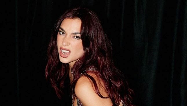 Dua Lipa Mert Stiliyle Şenliğe Damga Vurdu