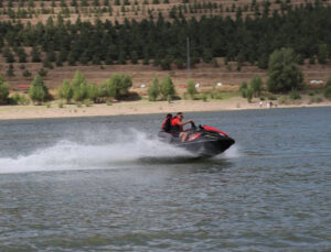 Erzurum’da Teke Deresi Göleti’nde Jet Ski Heyecanı