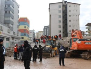 Gaziantep Sarsıntısında 21 Kişiye Mezar Olan Gölgeler Apartmanı İçin Karar Verildi