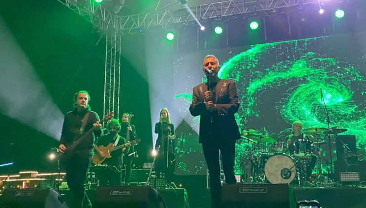 Haluk Levent Bilecik’te Konser Verdi