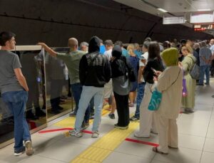 İstanbul’da Metro Arızası: Yolcular Vagonda Kaldı