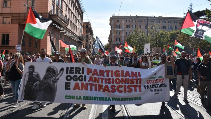 İtalya’da Binlerce Kişi İsrail’i Protesto Etti