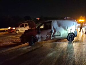 İzmir’de Kaza: Sürücü Hayatını Kaybetti, Yolcu Hafif Yaralandı