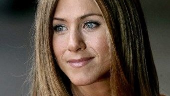 Jennifer Aniston 21 Milyon Dolarlık Evini Paylaştı