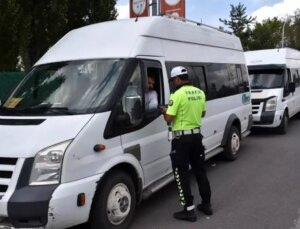 Kars’ta Öğrenci Servisleri ve Okullar Denetlendi