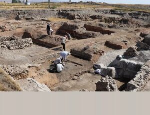 Kültepe’de 4 Bin 200 Yıl Önceki Yangınla Yıkılan Sarayın Kalıntıları Ortaya Çıktı