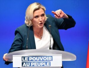 Le Pen, Macron’dan Erken Seçim İstedi