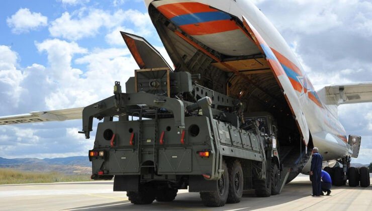 Leurov: Türkiye, S-400’leri Üçüncü Bir Ülkeye Satamaz