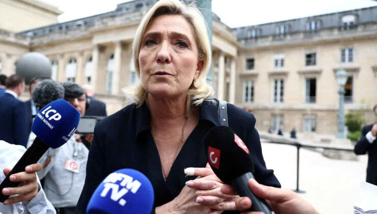 Marine Le Pen ‘Ab Fonlarını Zimmete Geçirme’ Suçlamasıyla Hakim Karşısına Çıkıyor