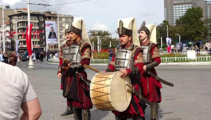 Mehmed: Fetihler Sultanı Dizisinin Yeni Dönem Tanıtımı Taksim’de Yapıldı