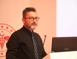 Prof. Dr. Özgür Günal: Maymun Çiçeği, Kovid-19 Gibi Bulaşıcılığı Kolay Olan Bir Viral Enfeksiyon Değil