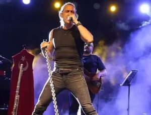 Şarkıcı Kıraç Konser Yerini Bulamadı! O Anları Sosyal Medya Hesabından Anlattı