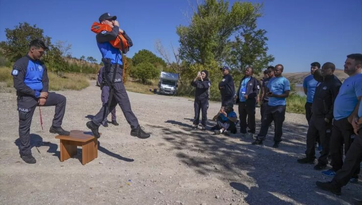 Savaş Muhabirleri İçin Suda Hayatta Kalma Eğitimi