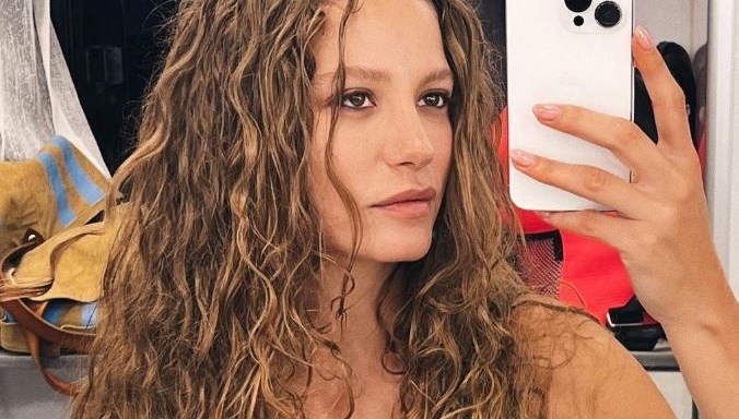 Serenay Sarıkaya’dan Saç Uzatan 3 Gereçli Doğal Tarif! 1 Saat Bekletmek Yetiyor