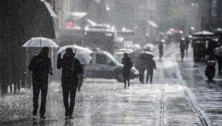 Sıcaklık Düştü, Yağışlar Ülke Genelinde Etkili (Bugün Hava Nasıl Olacak?)