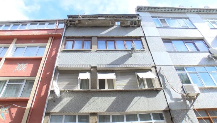 Temel Hafriyatında 4 Katlı Apartmanın Duvarı Yıkıldı: Bitişikteki Bina Yan Yattı