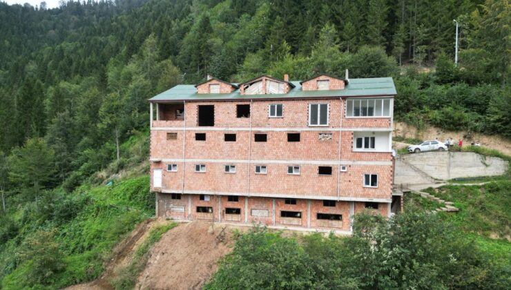 Trabzon’da Bir Besici, Hayvanları İçin Dört Katlı Apartman Yaptı