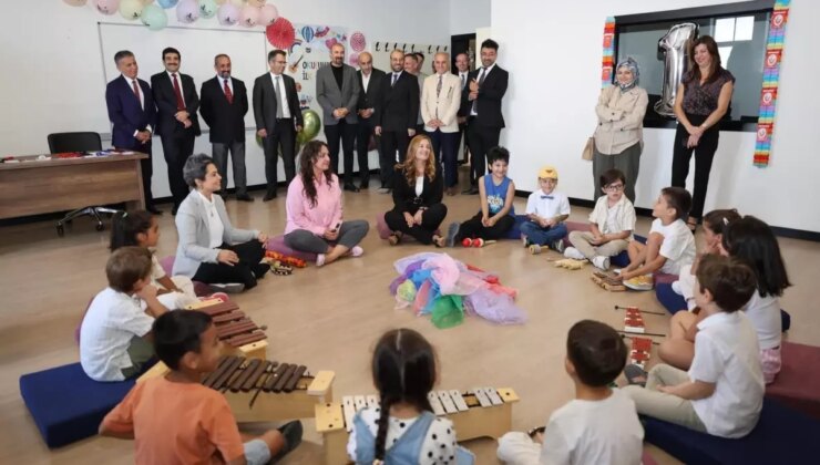 Türkiye’nin İlk Güzel Sanatlar Müzik İlkokulu ve Ortaokulu Eğitime Başladı