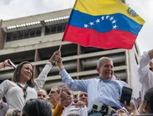 Venezuela’da Muhalefet Adayı Edmundo Gonzalez İçin Tutuklama Buyruğu Çıkarıldı