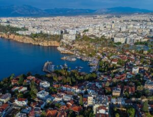 Yabancıların Gayrimenkule İlgisi Azaldı: Konutlar Elde Kaldı