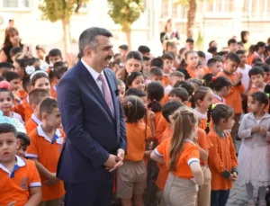 Yıldırım Belediye Başkanı Oktay Yılmaz’dan Öğrencilere Yeni Eğitim Öğretim Döneminde Başarılar Ziyareti