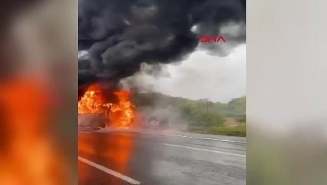 Yolcu Otobüsü Alev Alev Yandı