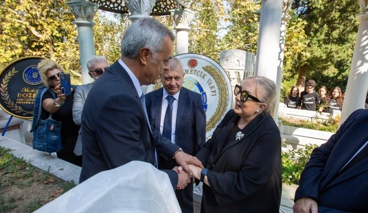 Zeki Müren Bursa’da Kabri Başında Anıldı