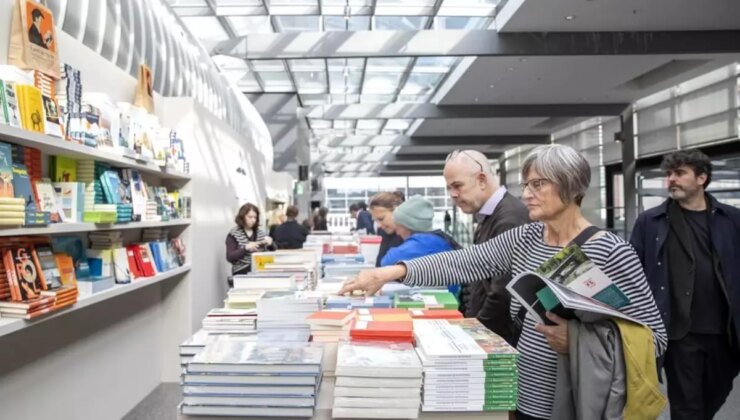 76. Frankfurt Kitap Fuarı Ziyaretçilere Kapılarını Açtı