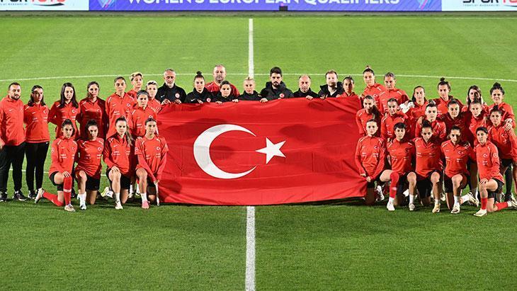 A Milli Kadın Futbol Ekibi’nde Necla Güngör Kıragası: ‘Kadın Futbolu Adına Tarihi Bir Maç’