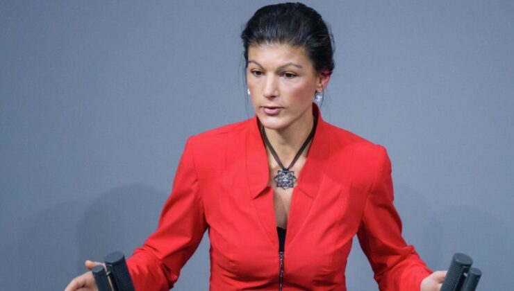 Alman Siyasetçi Wagenknecht’ten Ukrayna’ya Silah Sevkiyatını Durdurma Çağrısı