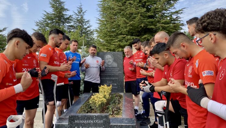 Ampute Milli Futbol Kadrosu, Neşet Ertaş’ın Kabrini Ziyaret Etti