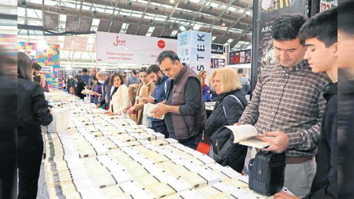 Antalya’nın Kitap Fuarı Başladı