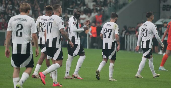 Avrupa’da Dökülen Beşiktaş, Süper Lig’de Rekor Peşinde