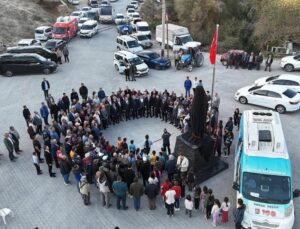 Balıkesir’de Vatandaşların Yaptırdığı Heykeli CHP’li Başkan Açtı