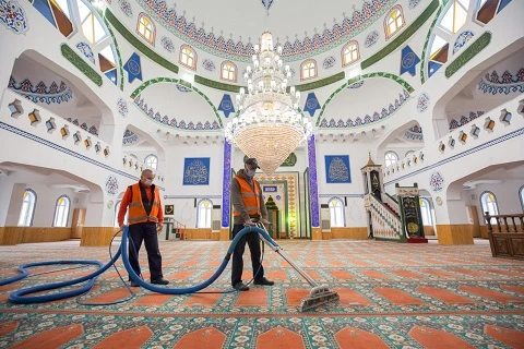 Bursa Nilüfer Belediyesi’nden Cami Temizliği!