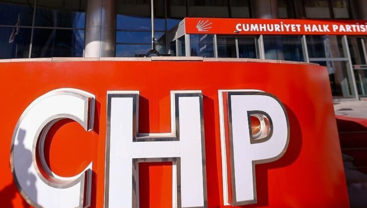 CHP, Tüm Belediye Başkanlarını Esenyurt Belediyesi Önüne Çağırdı