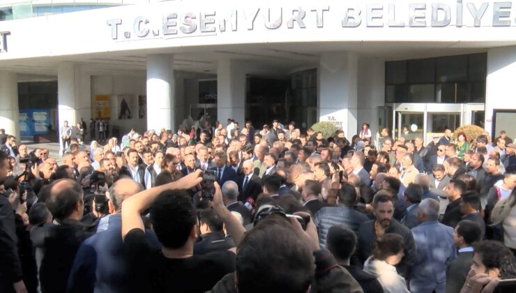 CHP’li Günaydın’dan “Kayyım” Açıklaması: İçişleri Bakanı Bir İşlem Yapılmadığını, Tutuklama Kararı Çıkarsa Bakacaklarını Söyledi; Bu Satır Ortalarının Ne Anlama Geldiğini Biliyoruz!