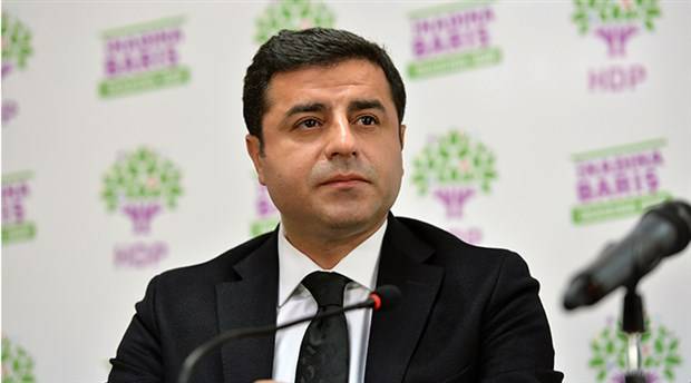 Demirtaş: Diyalog Arayışlarını Kanla Kesmeye Çalışan Anlayış Bilmeli Ki Öcalan Bir İnisiyatif Alırsa Tüm Gücümüzle Gerisinde Olacağız; Barış Sesinin Bu Sefer Bastırılmasına İzin Vermeyeceğiz!