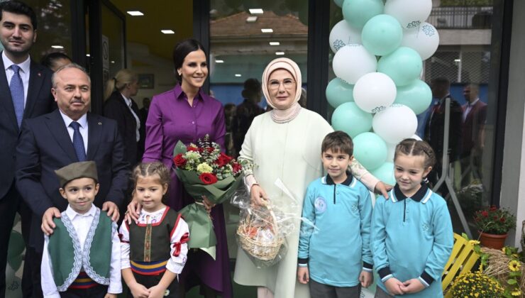 Emine Erdoğan, Belgrad’daki Türkiye Maarif Vakfı’nın Anaokulu Öğrencileriyle Bir Araya Geldi