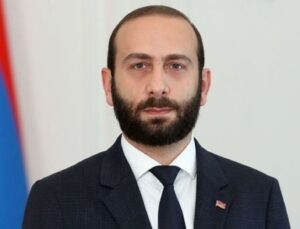 Ermenistan Dışişleri Bakanı Mirzoyan: Rusya, Barış Sürecinde Yapan Rol Oynadı