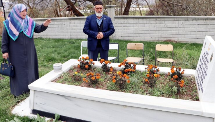 Erzurum’da FETÖ Elebaşının Ölüm Haberini Alan Şehidin Ailesi Oğullarına Müjdeyi Verdi